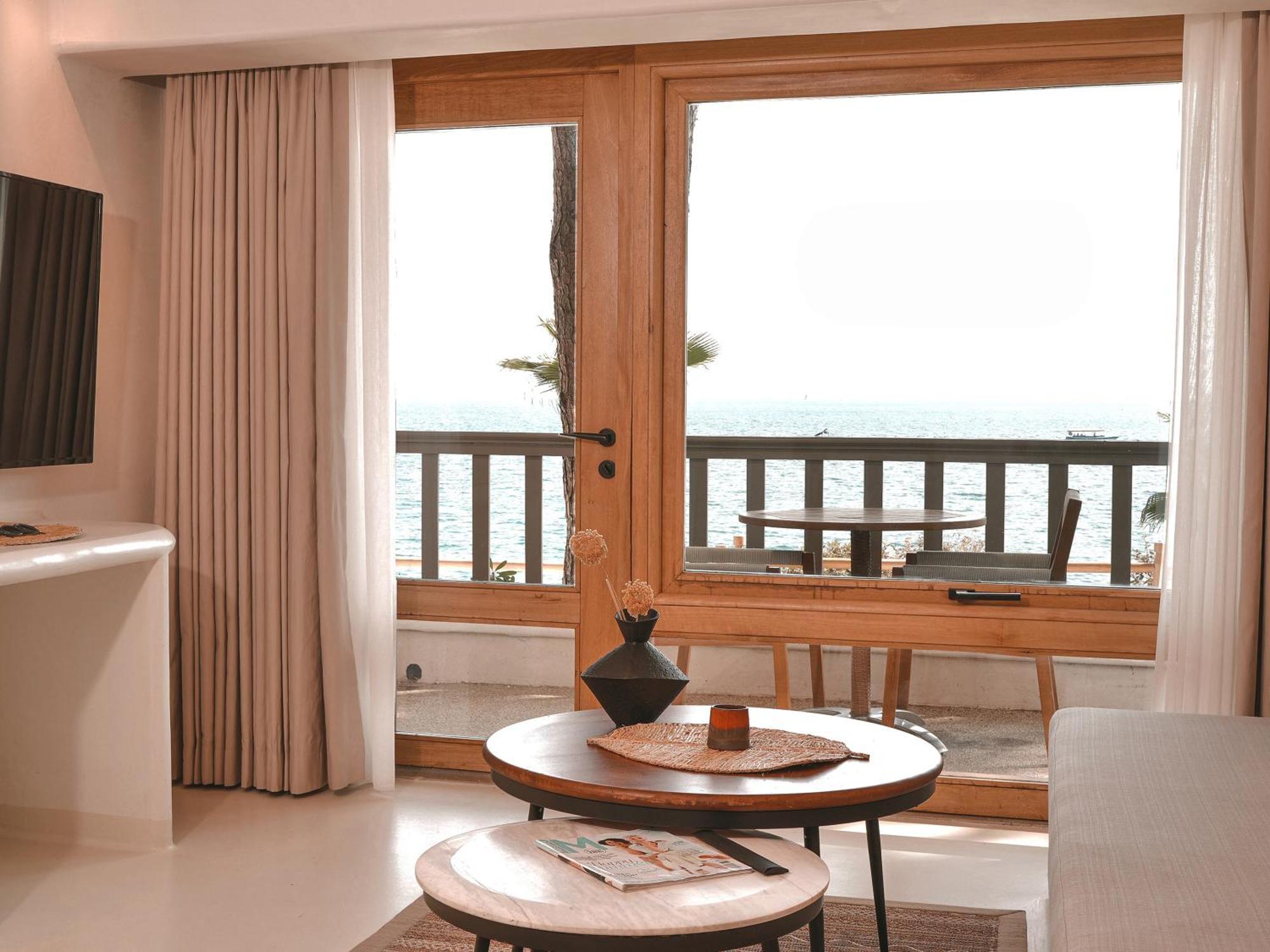Perios Beach House - Adults Only トゥルンチュ 部屋 写真